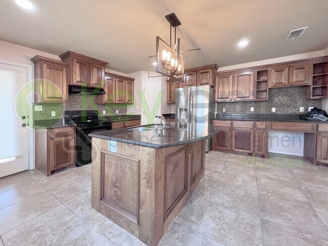 Building Photo - Beautiful 3b /2 bath home in Edinburg