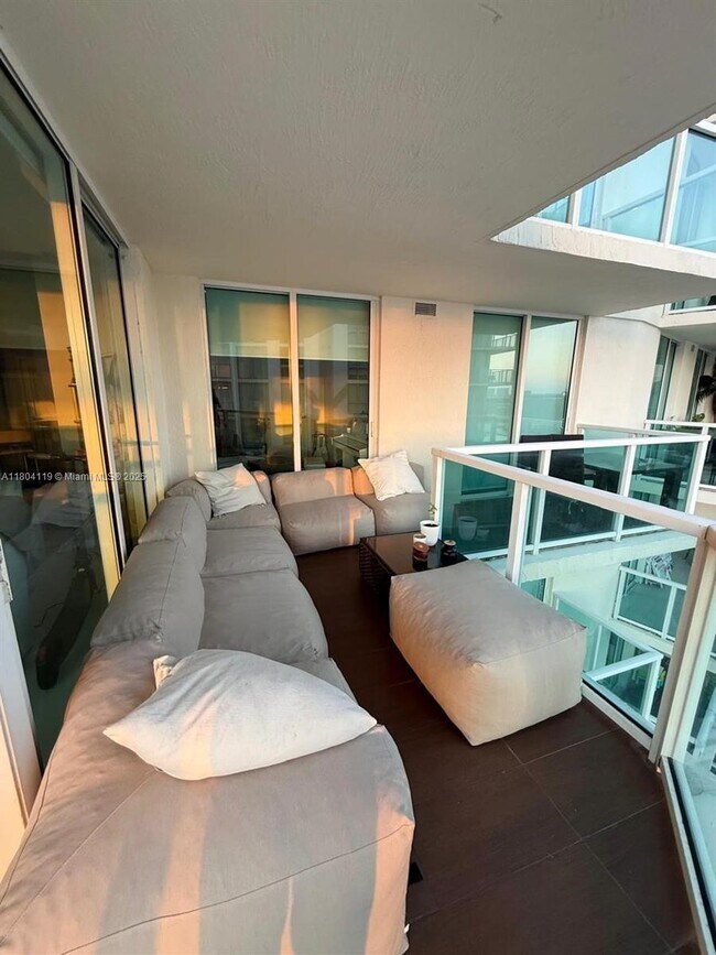 Building Photo - 250 Sunny Isles Blvd
