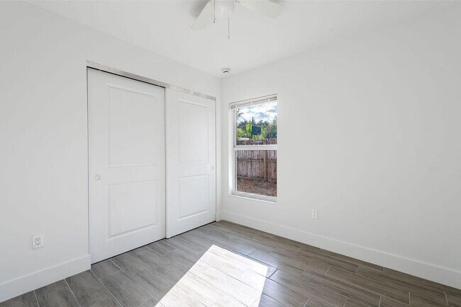 Building Photo - 3246 Jefferson St