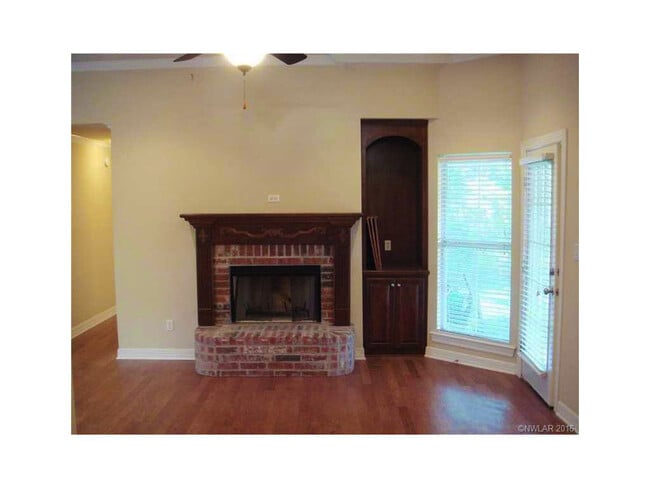 Building Photo - Garvin 408
