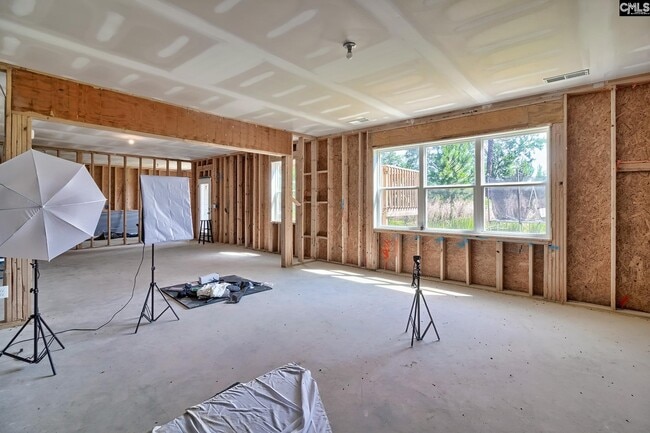 Building Photo - 558 Mahonia Rd