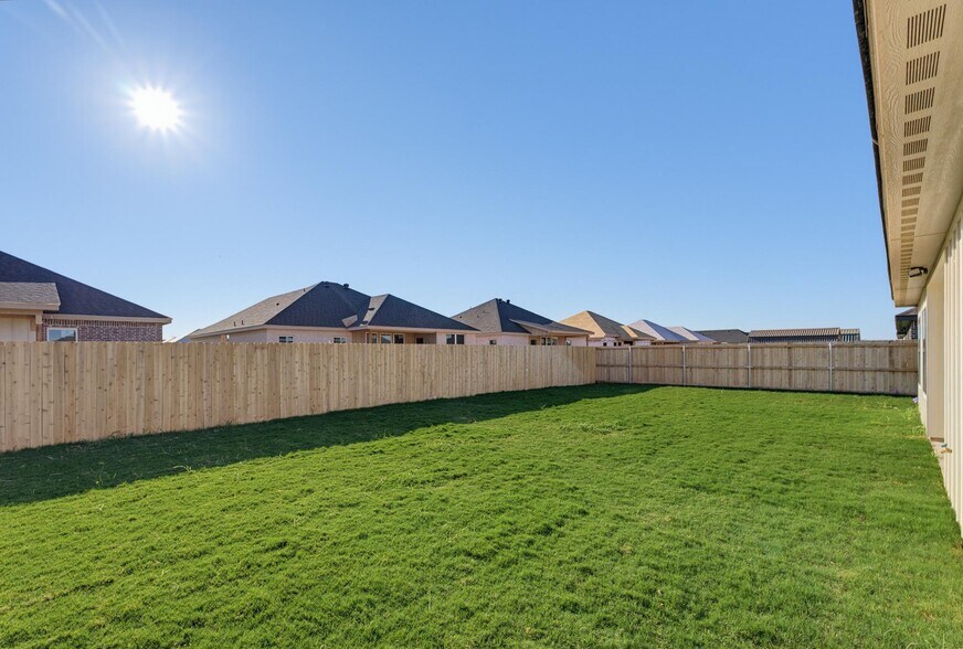 Building Photo - 7659 Lake Ridge Pky