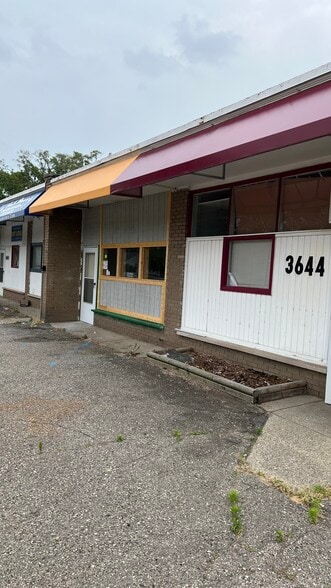 Building Photo - 3644 E 9 Mile Rd