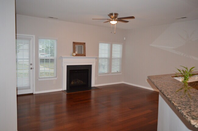 Building Photo - 15609 Troubadour Ln