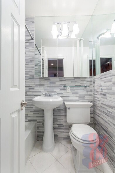 Building Photo - 380 E 10th St