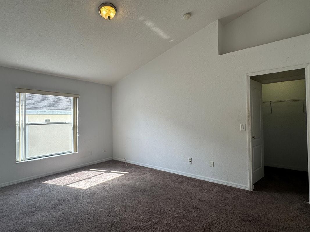 Building Photo - 1536 N Hampton Dr