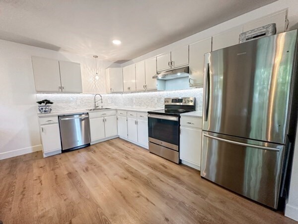 Building Photo - 479 Durfee St