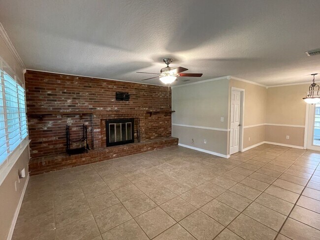 Building Photo - Two bedroom two bath Canal front rental ho...