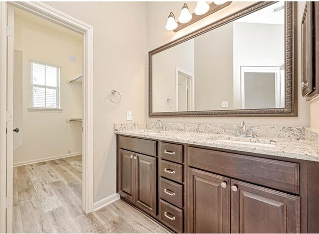 Building Photo - 123 Mimosa Silk Ct