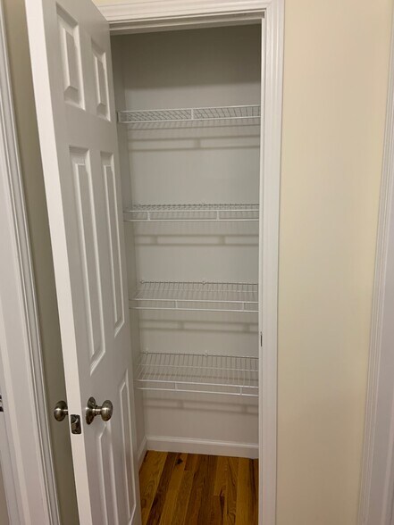 Building Photo - 204 Betsinger Rd