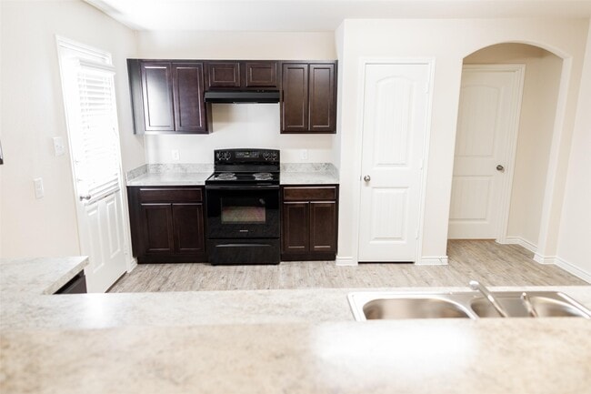 Building Photo - 13815 Winding Path Ln