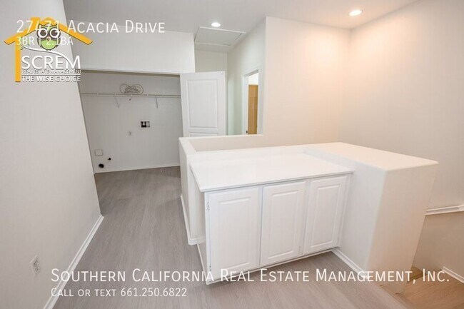 Building Photo - 27471 Acacia Dr