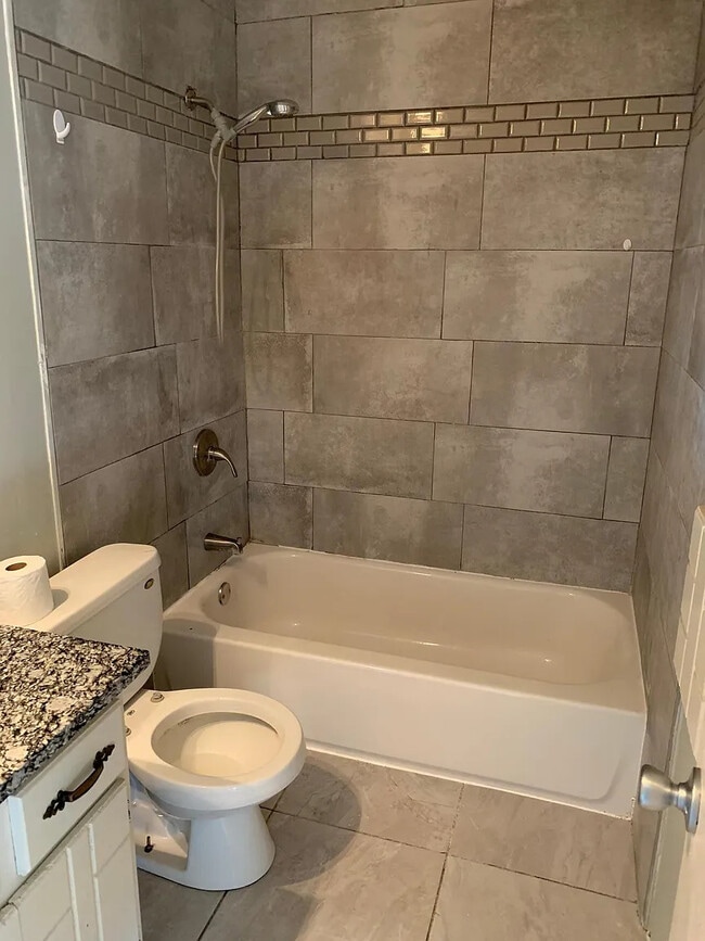 Building Photo - 7936 Lee Ave N