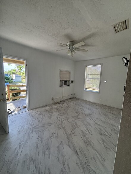 Primary Photo - 2217 E 19th Ave