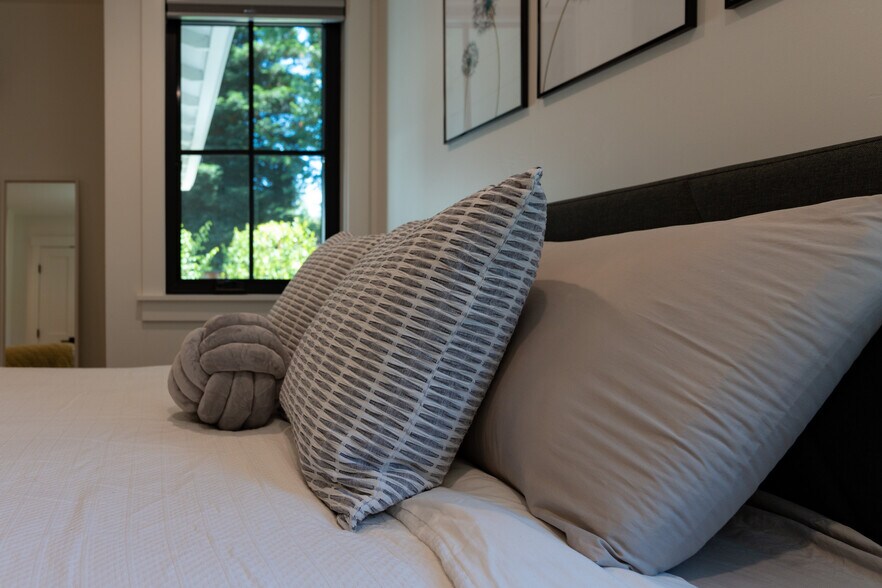 Building Photo - 1110 Glen Rd