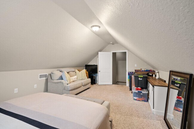 Building Photo - 414 Lilly Bell Ln