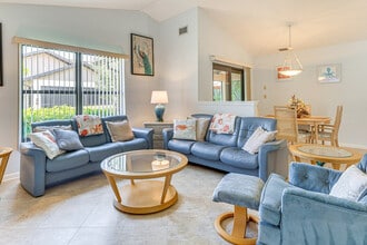 Building Photo - 11651 Pointe Cir