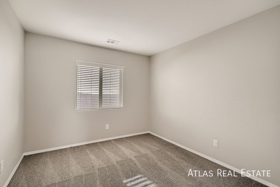 Building Photo - 10646 Mt Blackburn Ave