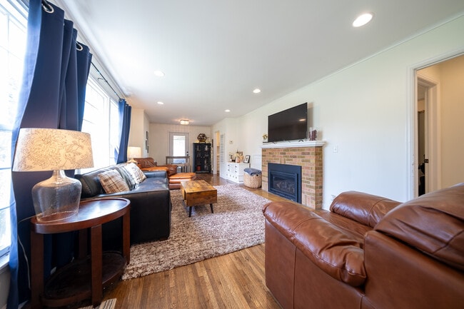 Building Photo - 4948 Normandy Pl