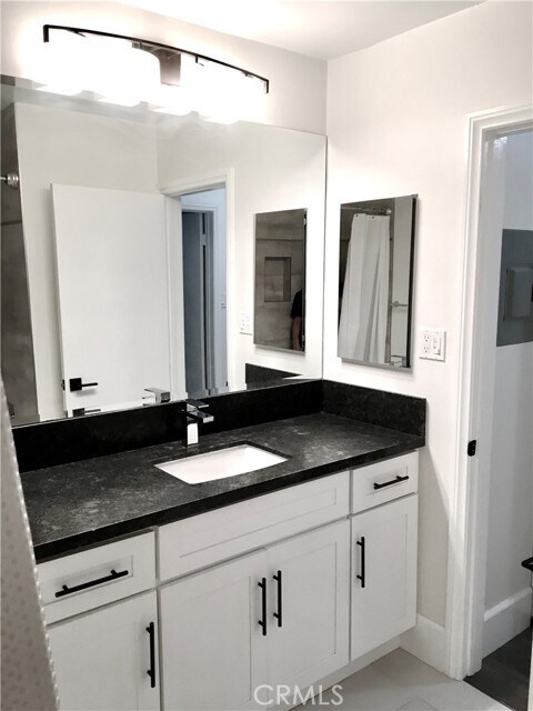 Building Photo - 374 Palos Verdes Blvd