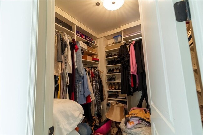 Building Photo - 2233 Peachtree Rd NE