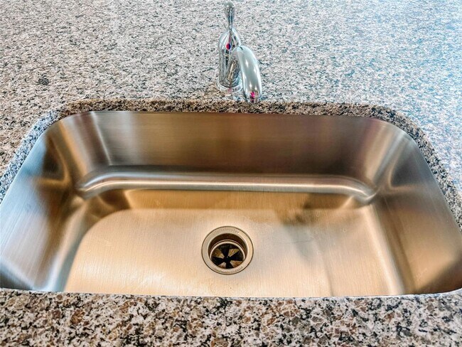 Building Photo - 2707 Towy Rd