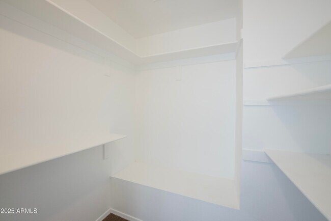 Building Photo - 413 S Sunrise Dr