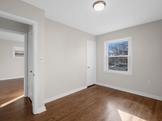 Building Photo - 4 Bedroom/ 2 Bath Home for Rent in NW Roanoke