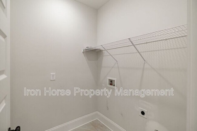 Building Photo - 125 Harper St