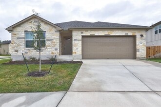Building Photo - 201 Fairmeadow Downs Dr