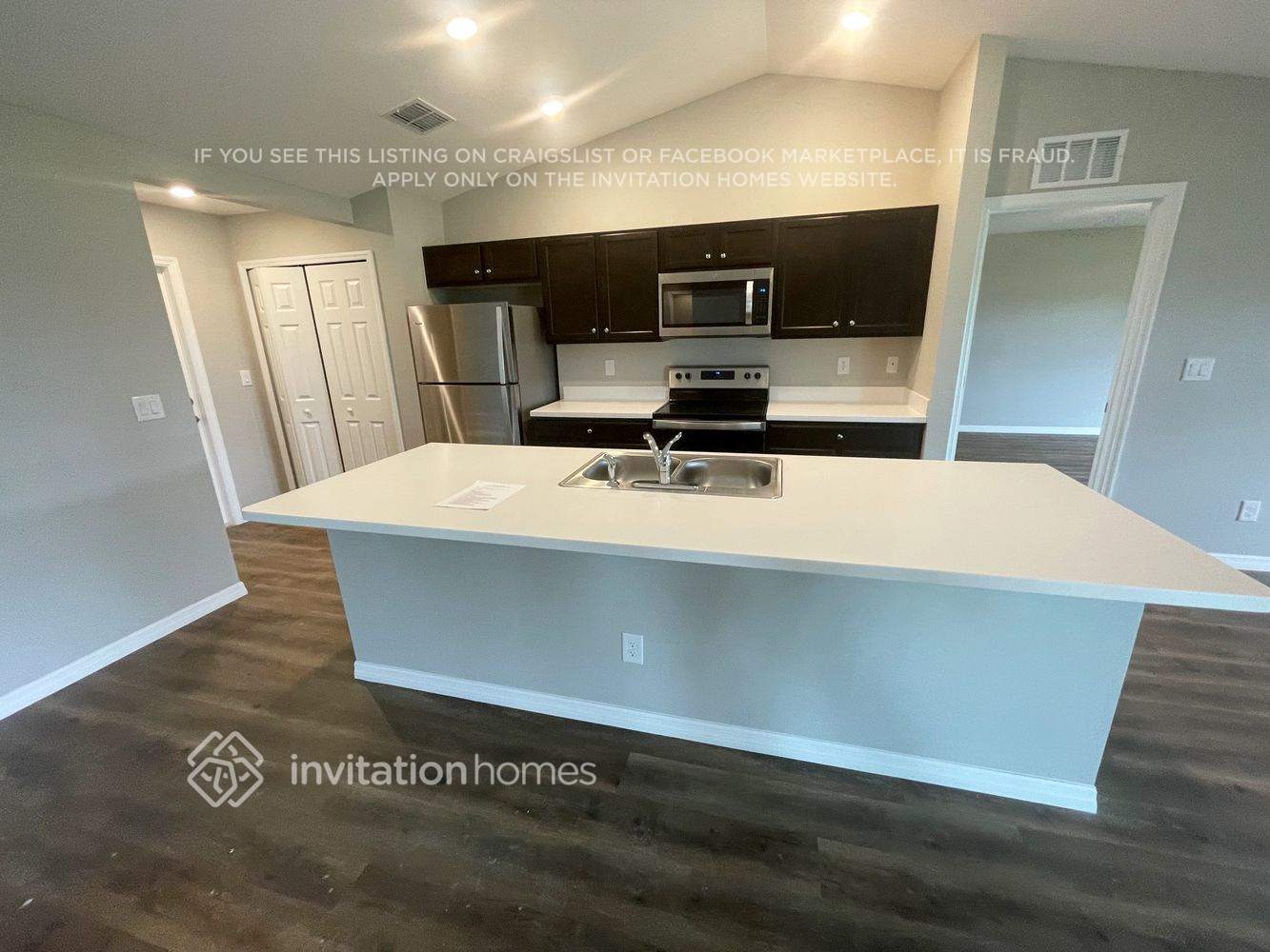 Building Photo - 1067 Paraclete Rd