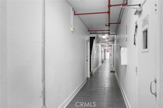 Building Photo - 228 S Kenwood St