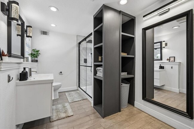 Building Photo - 411 Ramble Ln