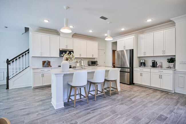Building Photo - 4028 Via Sienna Cir