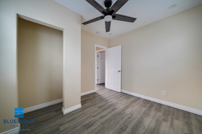 Building Photo - 2440 1/2 Fairmount St-1A