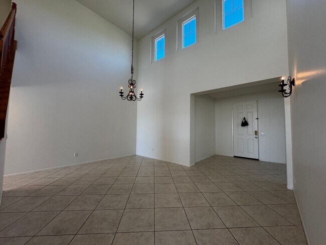 Building Photo - Spacious 4 bedroom in Murrieta for rent!