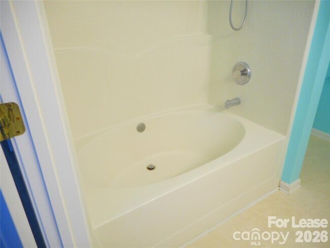 Building Photo - 9205 Bellegarde Dr