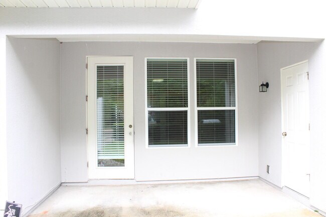 Building Photo - 625 Oakleaf Plantation Pkwy