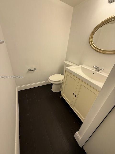 Building Photo - 3301 N Country Club Dr