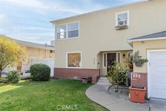 Building Photo - 336 W Lexington Dr