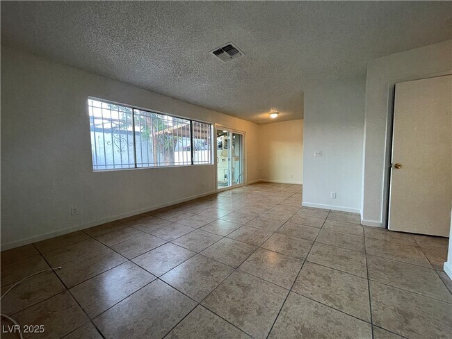 Building Photo - 4007 Danford Pl