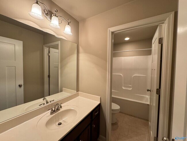 Building Photo - 418 Fern Terrace NW