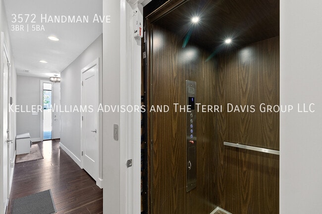 Building Photo - 3572 Handman Ave