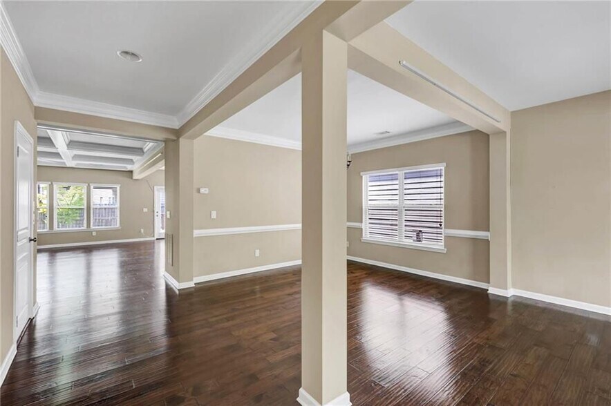 Building Photo - 5957 Stow Dr
