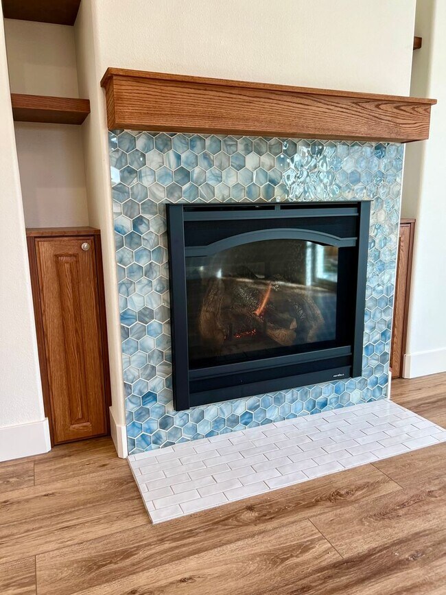 Building Photo - Stunning 3 Bed, 2.5 Bath Home in the Heart of Downtown Bend!