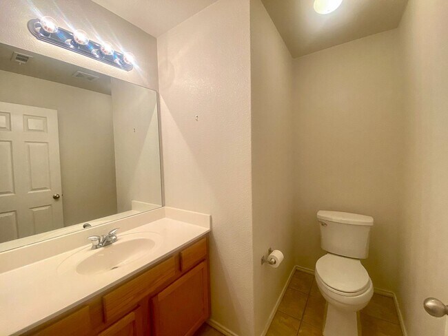 Building Photo - Amazing home with Garage and Backyard 3/2 ...