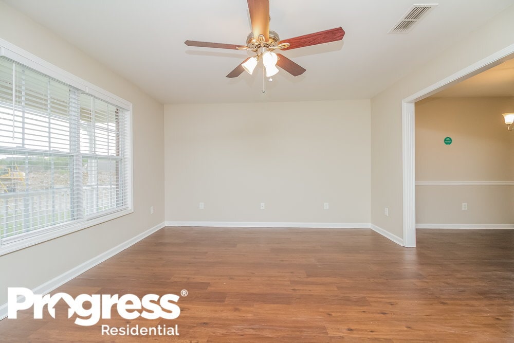 Building Photo - 1476 Priestshore Bay