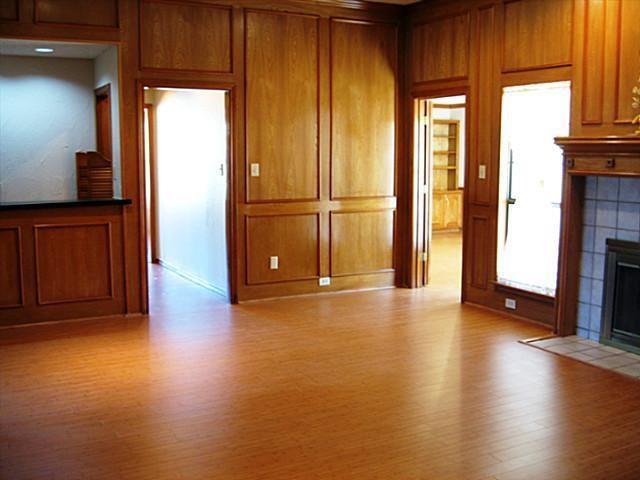 Building Photo - 2300 Cardinal Dr