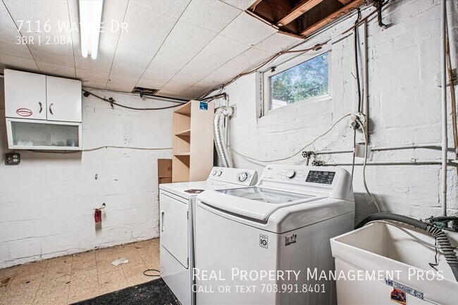 Building Photo - 7116 Wayne Dr