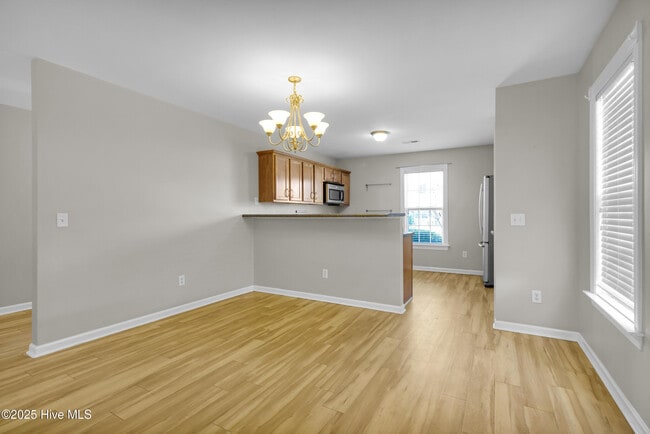 Building Photo - 124 Crooked Run Dr